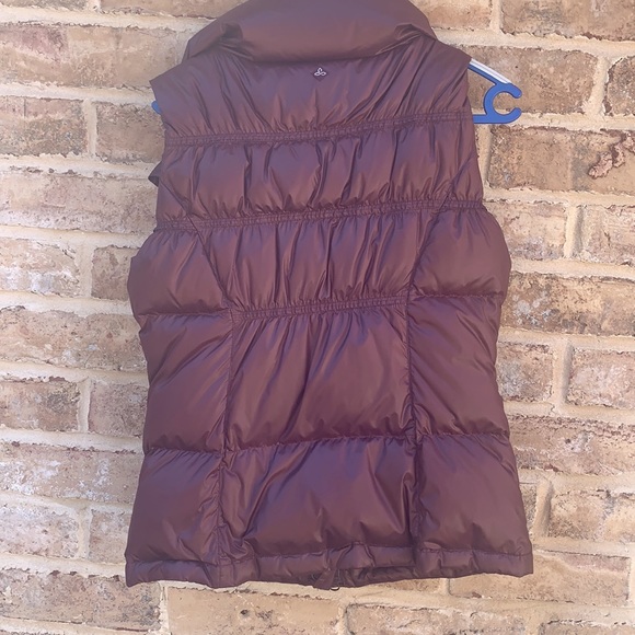 Prana Down Puffer Vest Burgandy - Picture 3 of 3